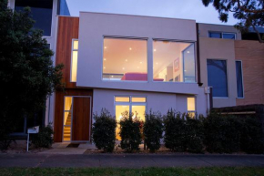 Ocean View Townhouse in Central Torquay